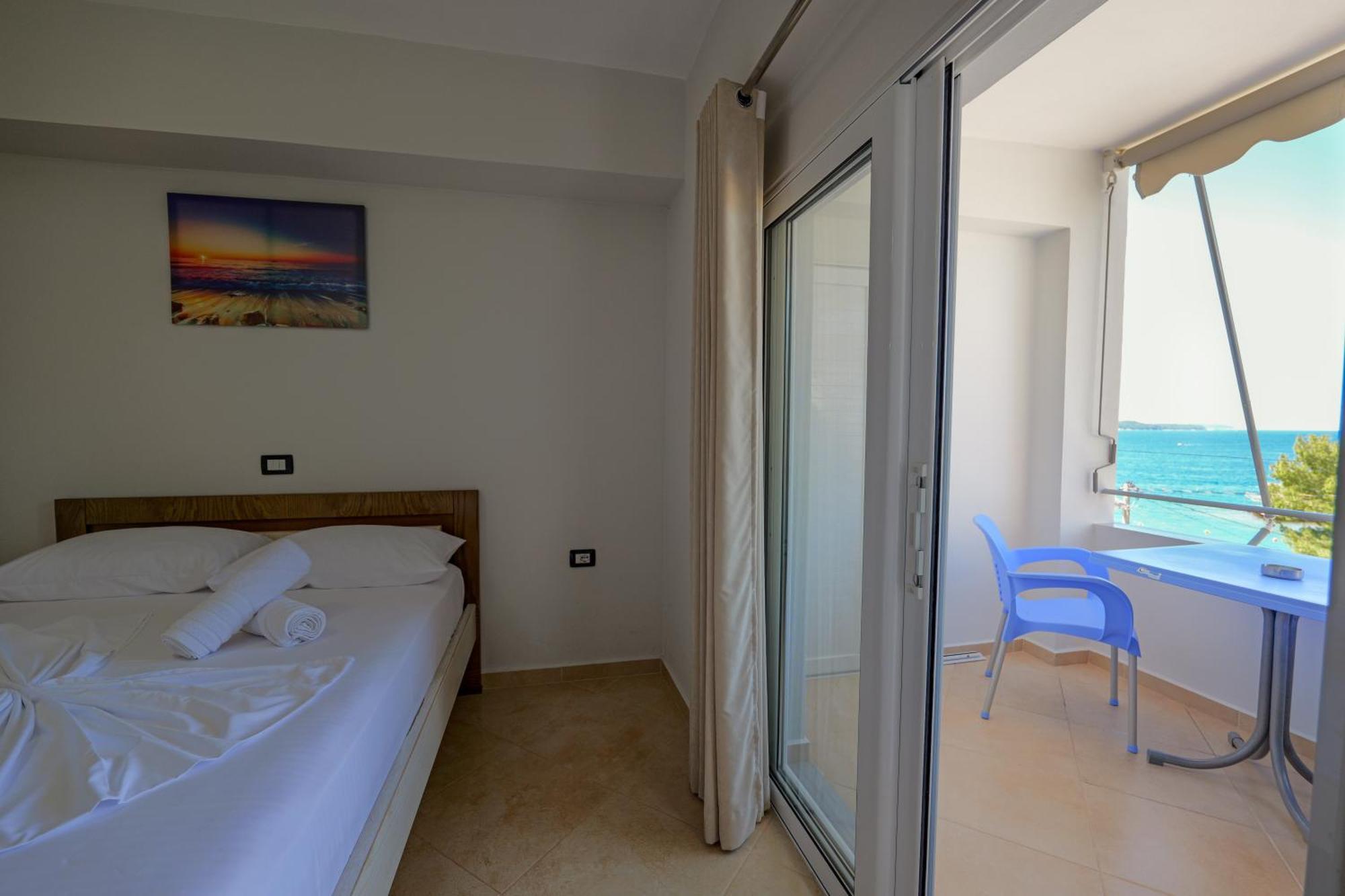 Livia'S Guesthouse Ksamil Exterior photo