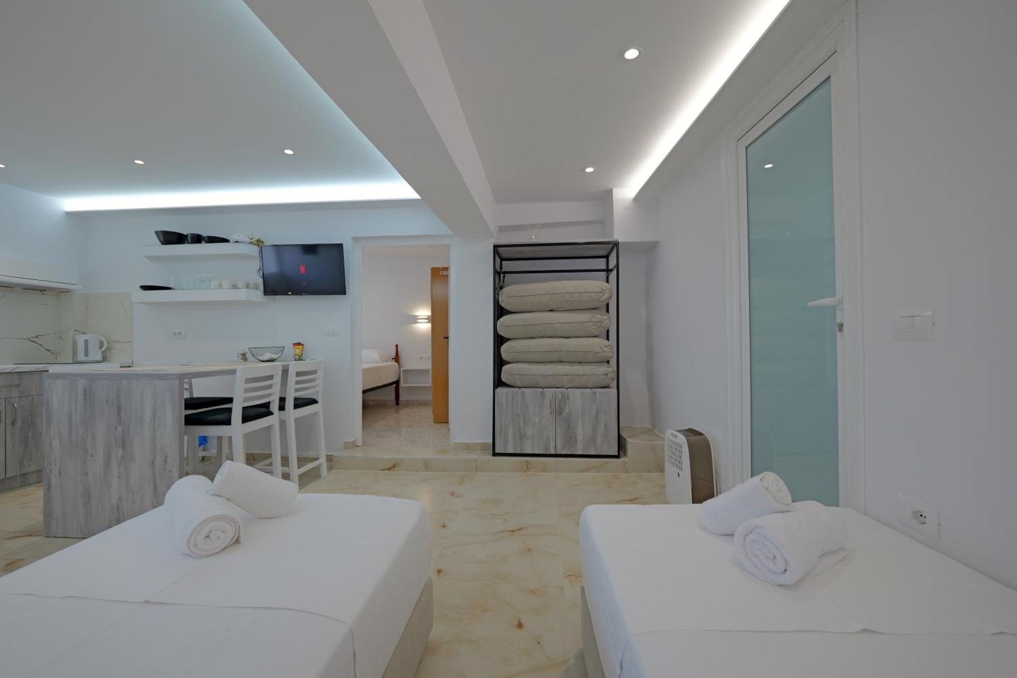 Livia'S Guesthouse Ksamil Exterior photo