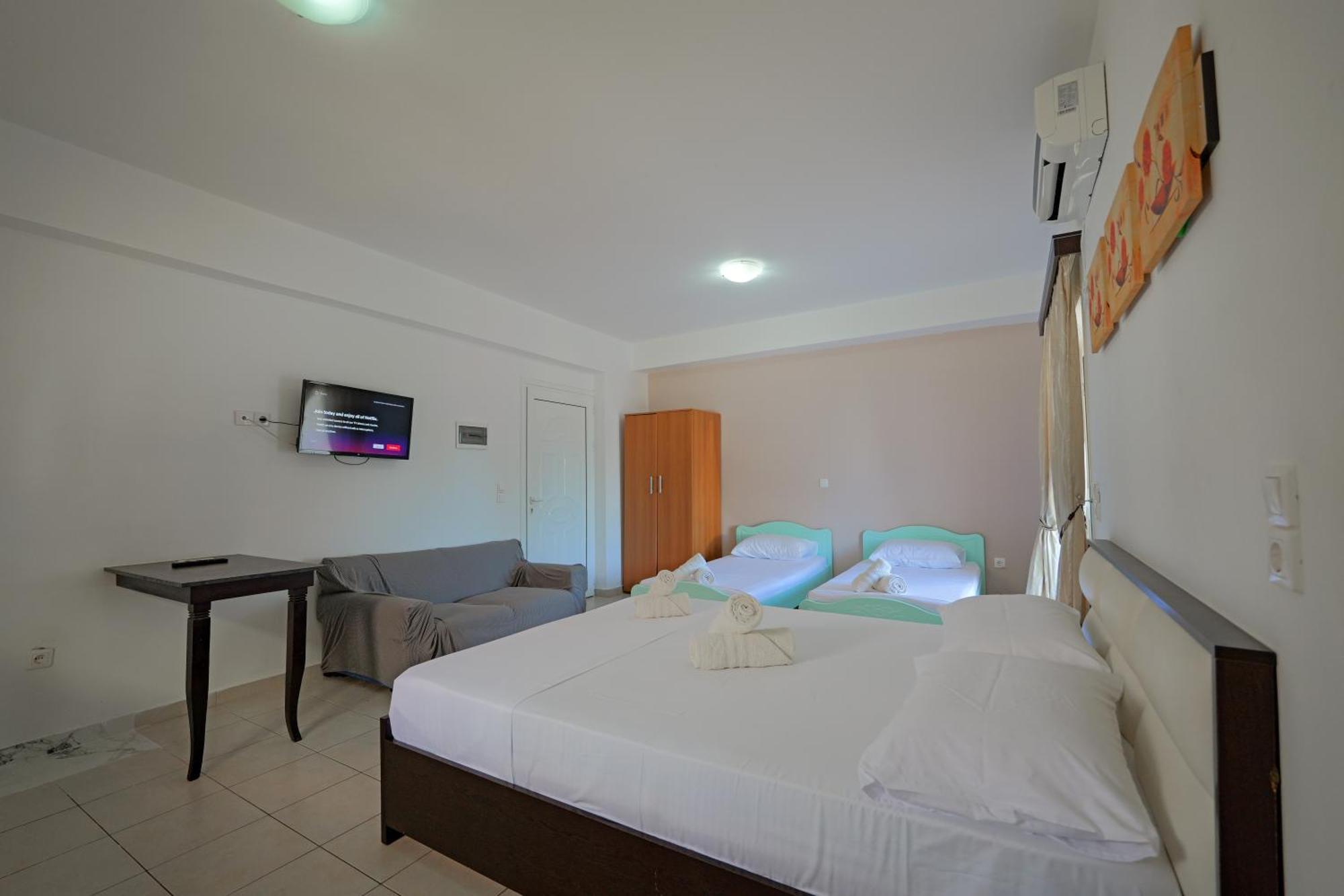 Livia'S Guesthouse Ksamil Exterior photo