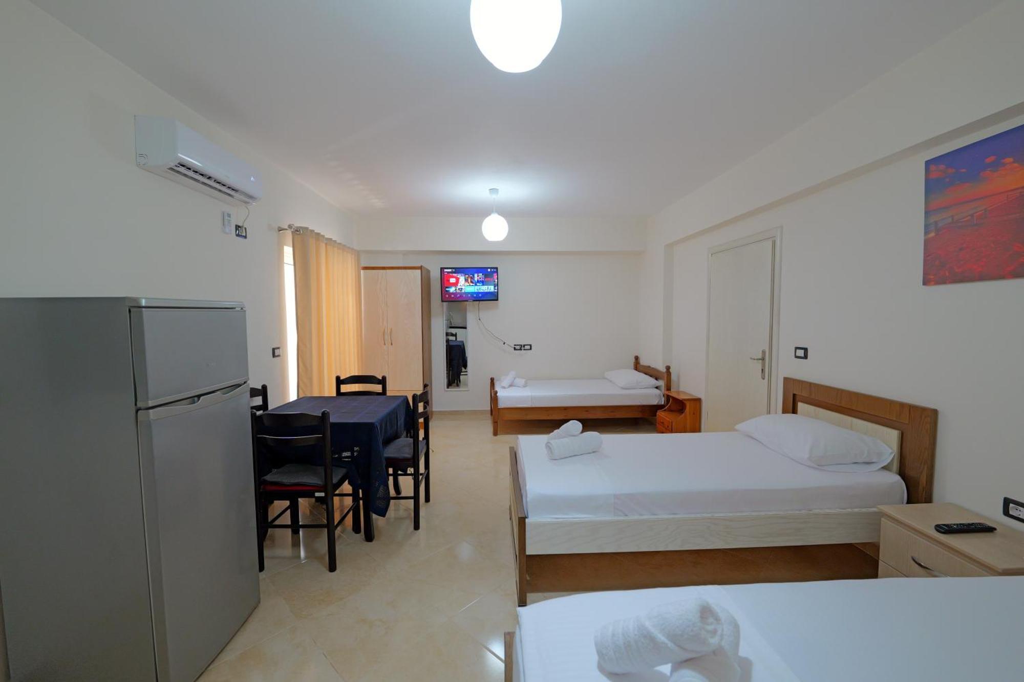 Livia'S Guesthouse Ksamil Exterior photo