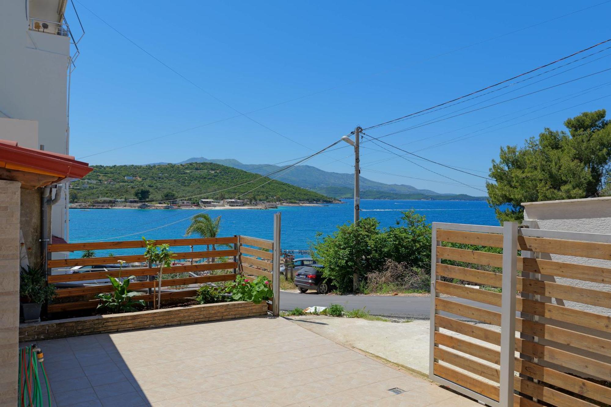 Livia'S Guesthouse Ksamil Exterior photo