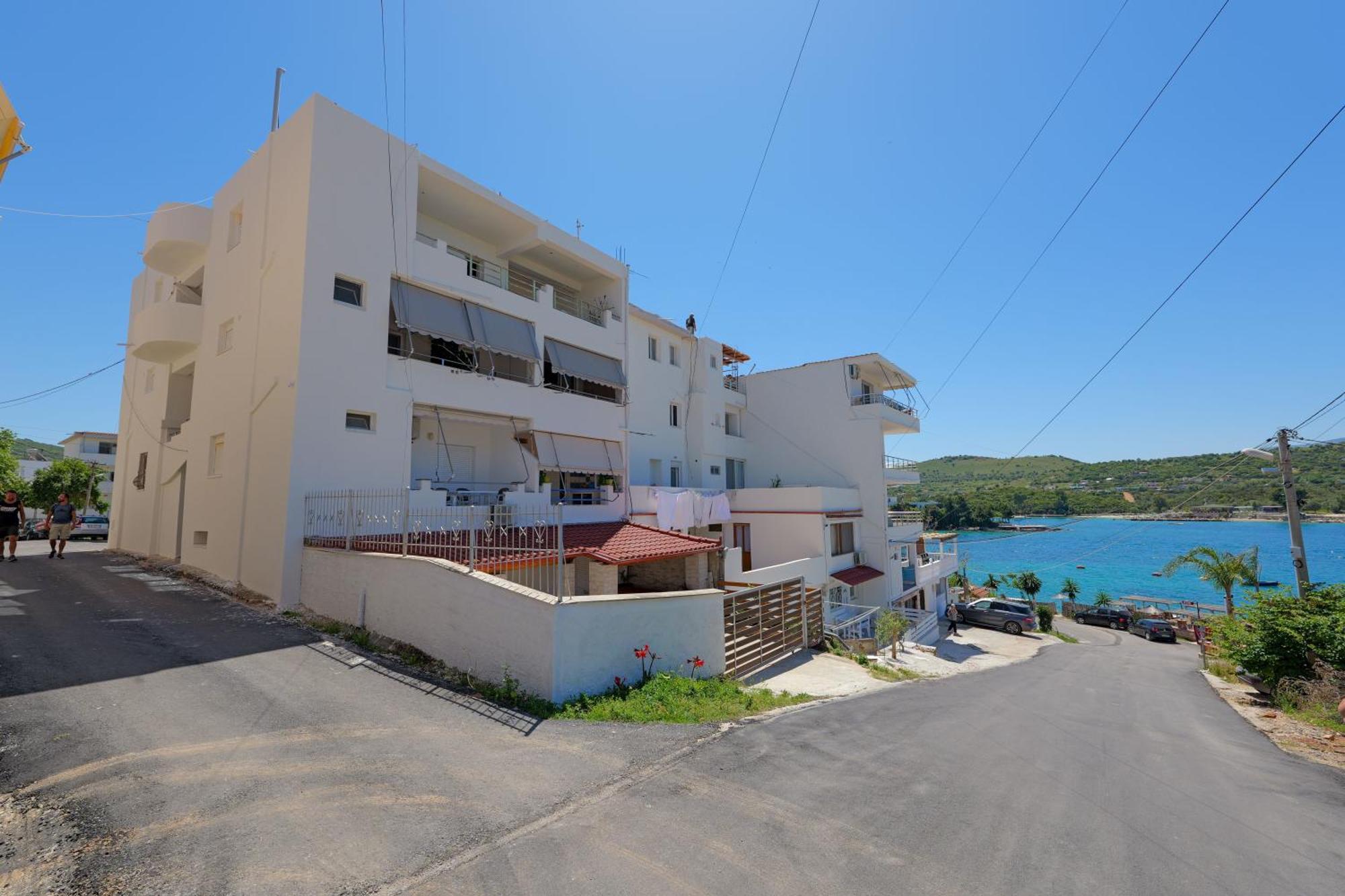 Livia'S Guesthouse Ksamil Exterior photo
